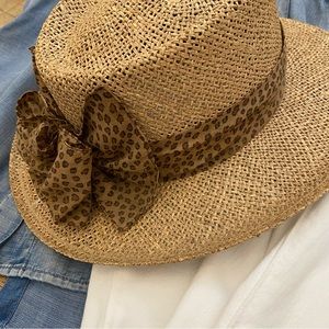 Structured Sun Straw Hat with Leopard Print Band
